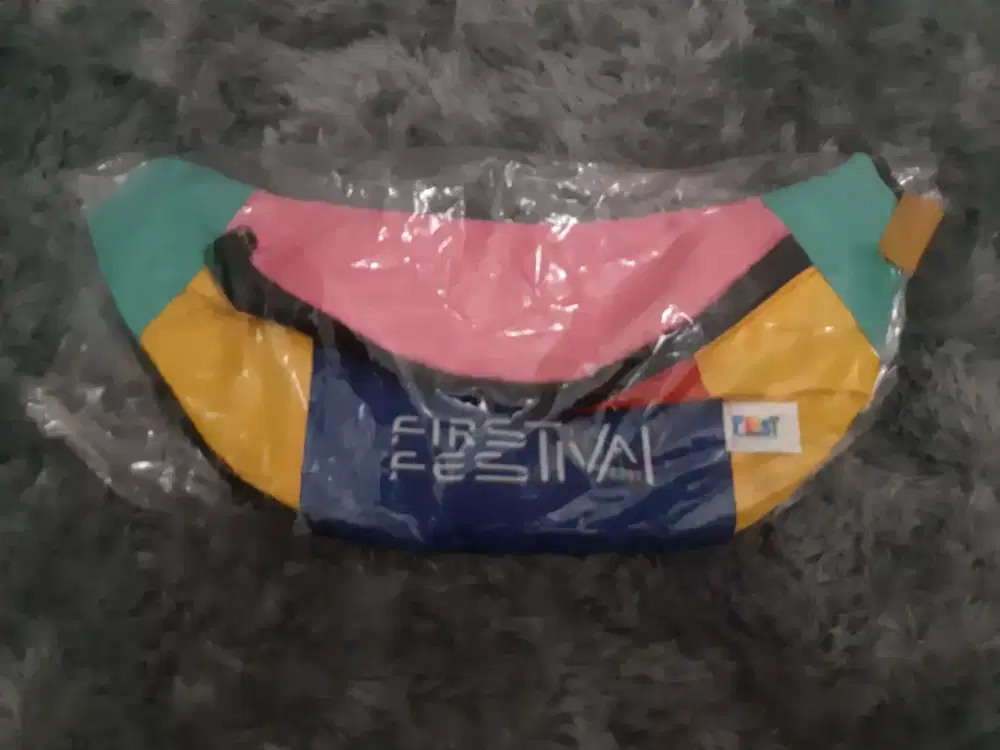 Tas Pinggang Merchandise First Festival