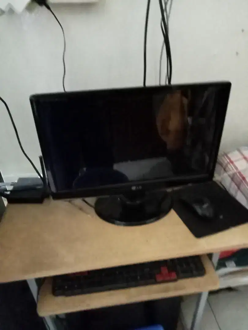 Jual monitor LG w1953sv