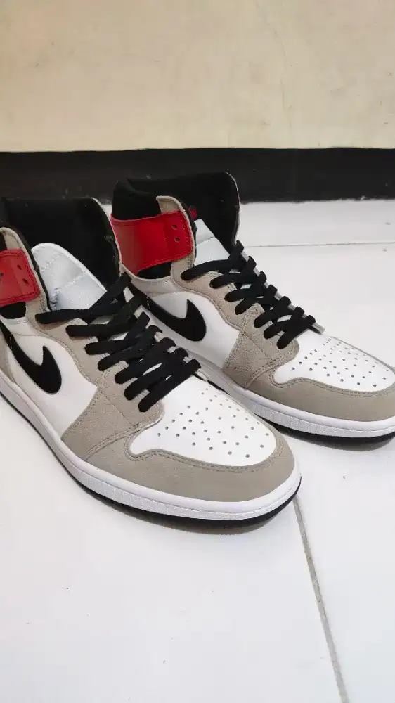 Sepatu Air Jordan 1 Retro High Light Smoke Grey PK
