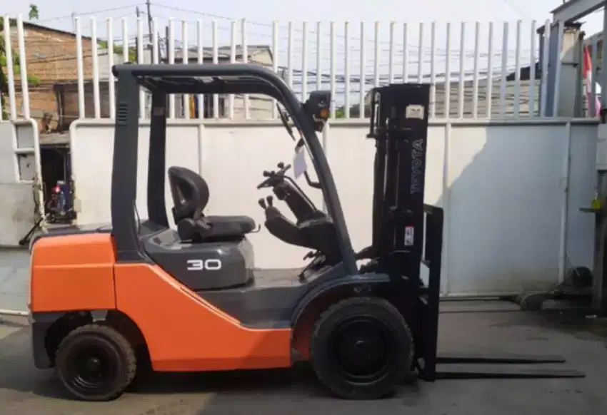 Forklift Diesel 3ton Toyota