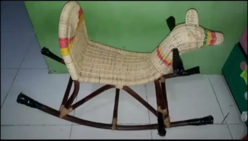 Kuda-kudaan Goyang, mainan anak