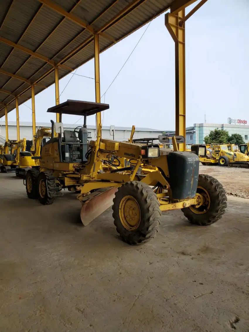 Motor Grader Komatsu GD405 Builtup
