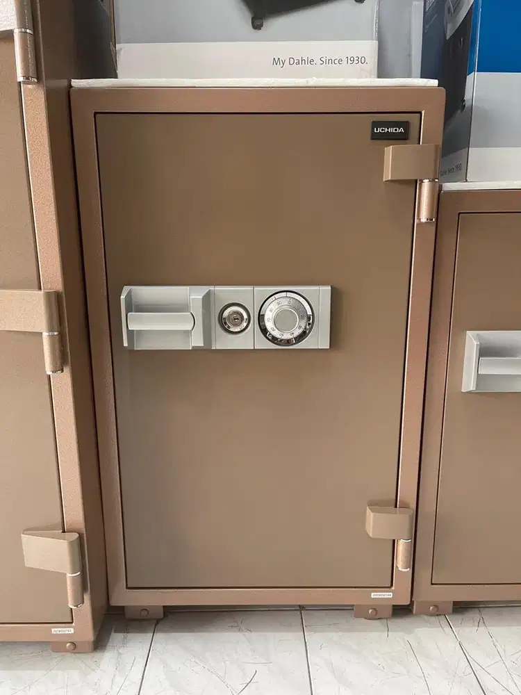 Brankas Uchida BK 195