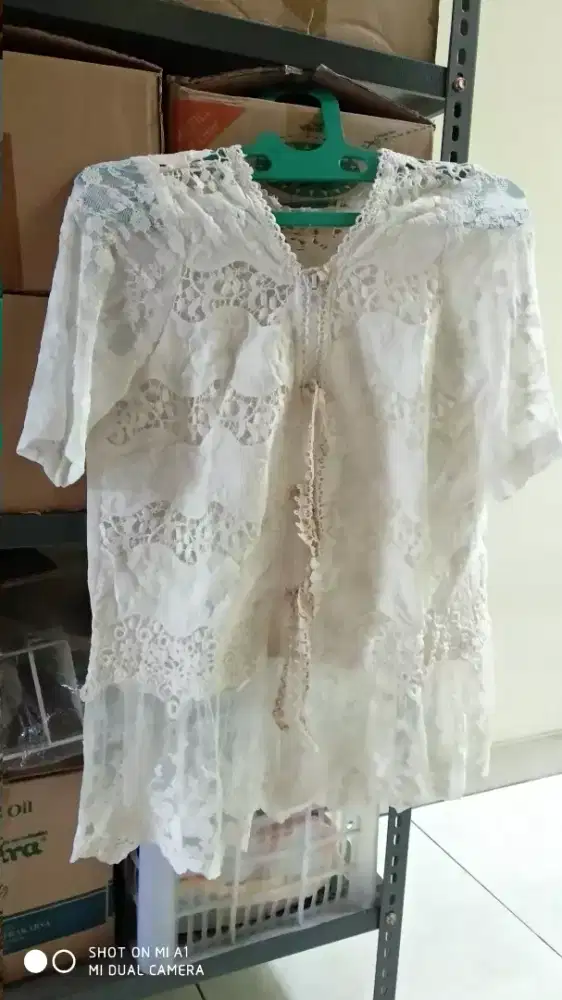 Baju putih ukuran M, gratis ongkir wahana jabodetabek