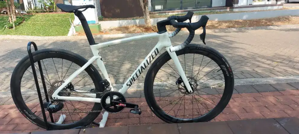 SPECIALIZED ROADBIKE TARMAC SL7 COMP PUTIH UPGRADE