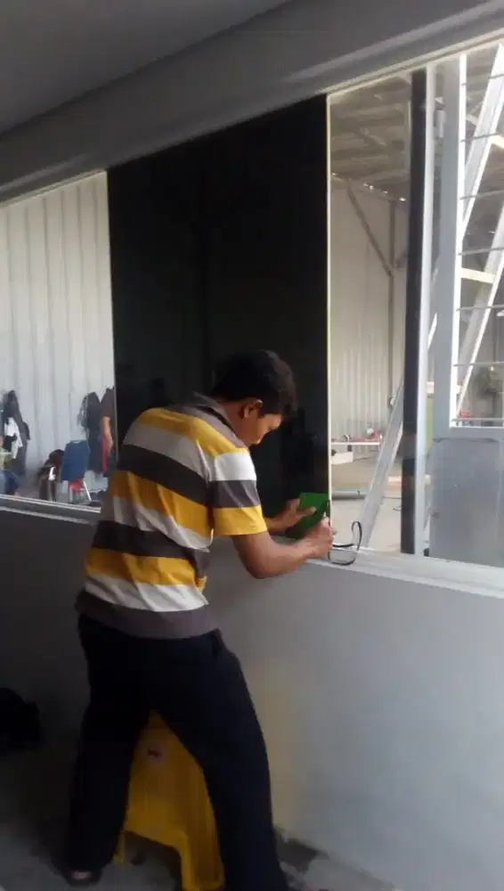 Sticker kaca film murah di bekasi