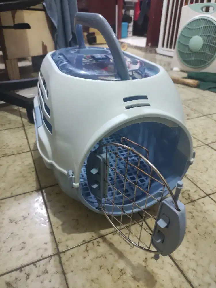 Preloved kandang hewan portabel untuk bepergian/bawa ke dokter hewan