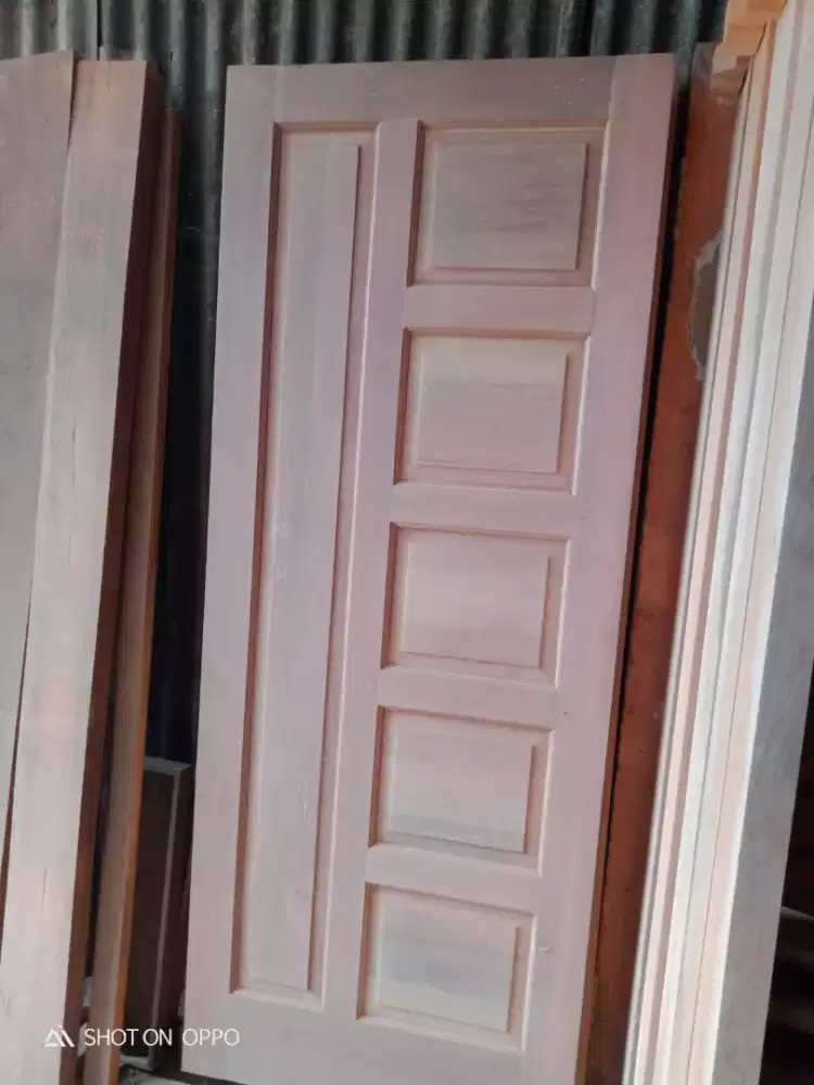 kusen + pintu kamper hanya 1,5 jt