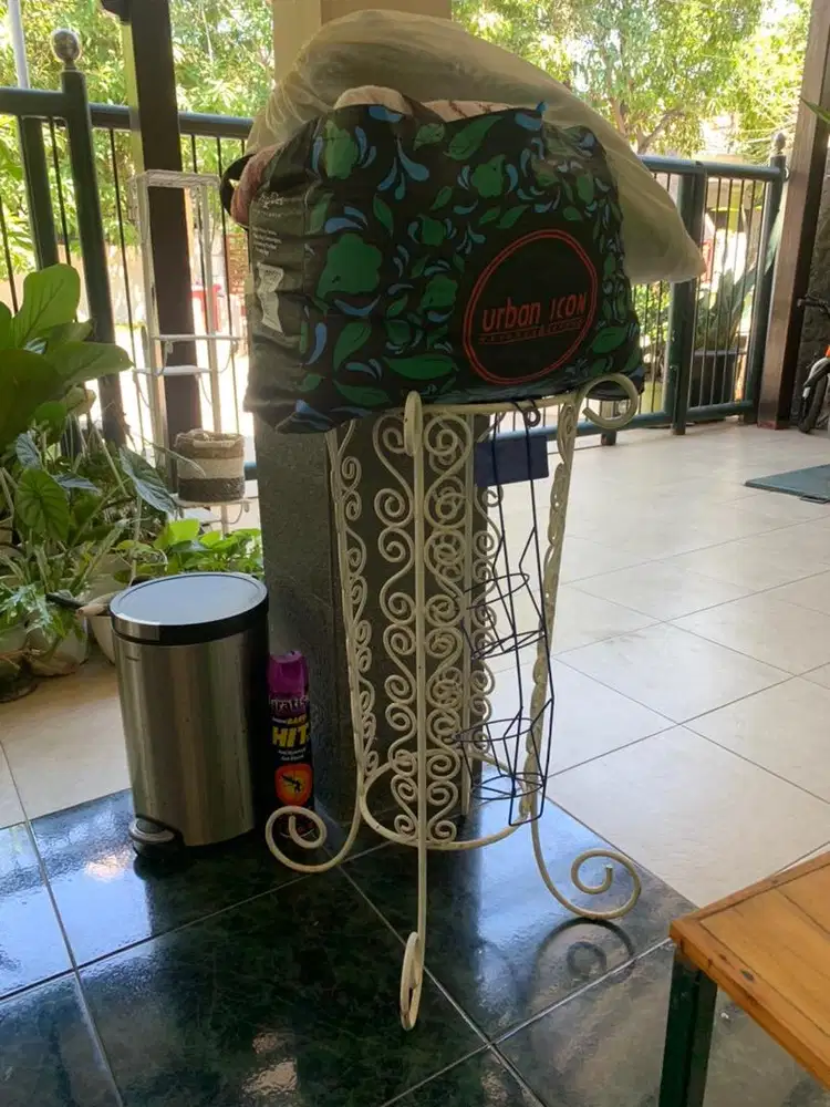 Jual bu rak tanaman besi tebal kuat