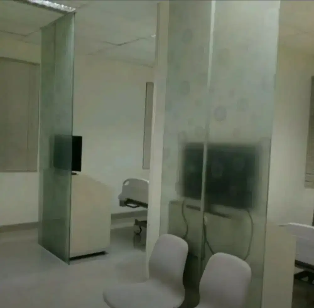 Kami spesialis pemasanganstiker Sanblas&kaca film/oneway &stiker print