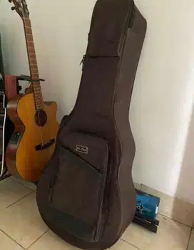 Tempat Gitar Akustik Elektrik Dr. Case