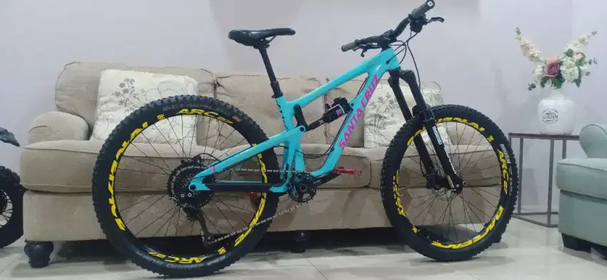 Sepeda MTB Santa Cruz Nomad 3 Carbon