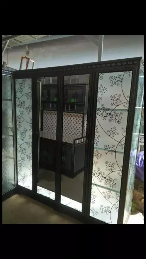 (Furniture Lemari Pakaian 4 Pintu Sticker Air Mewah Besar Murah)