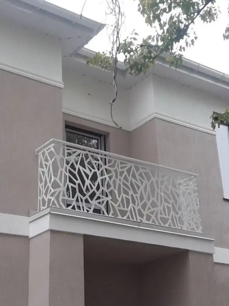 Railing balkon - railing tangga - railing pagar laser cutting metal