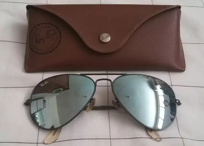 Kacamata merk RayBan