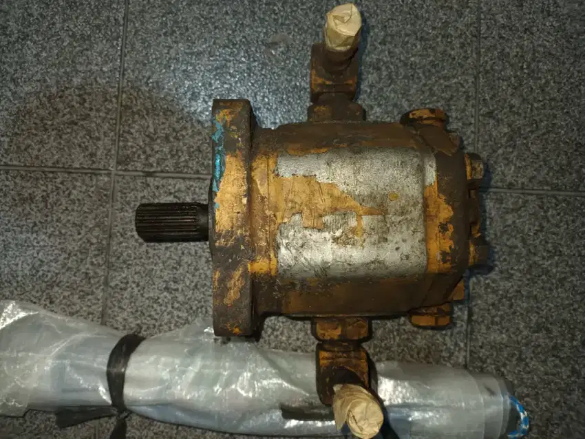 Motor gerbok seling crane rombakan