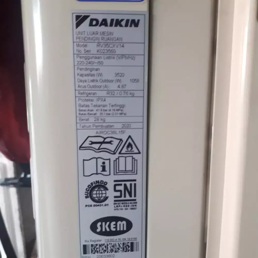 Ac Daikin Malaysia R 32  1,5 pk ori 95% kaya baru ex kantor