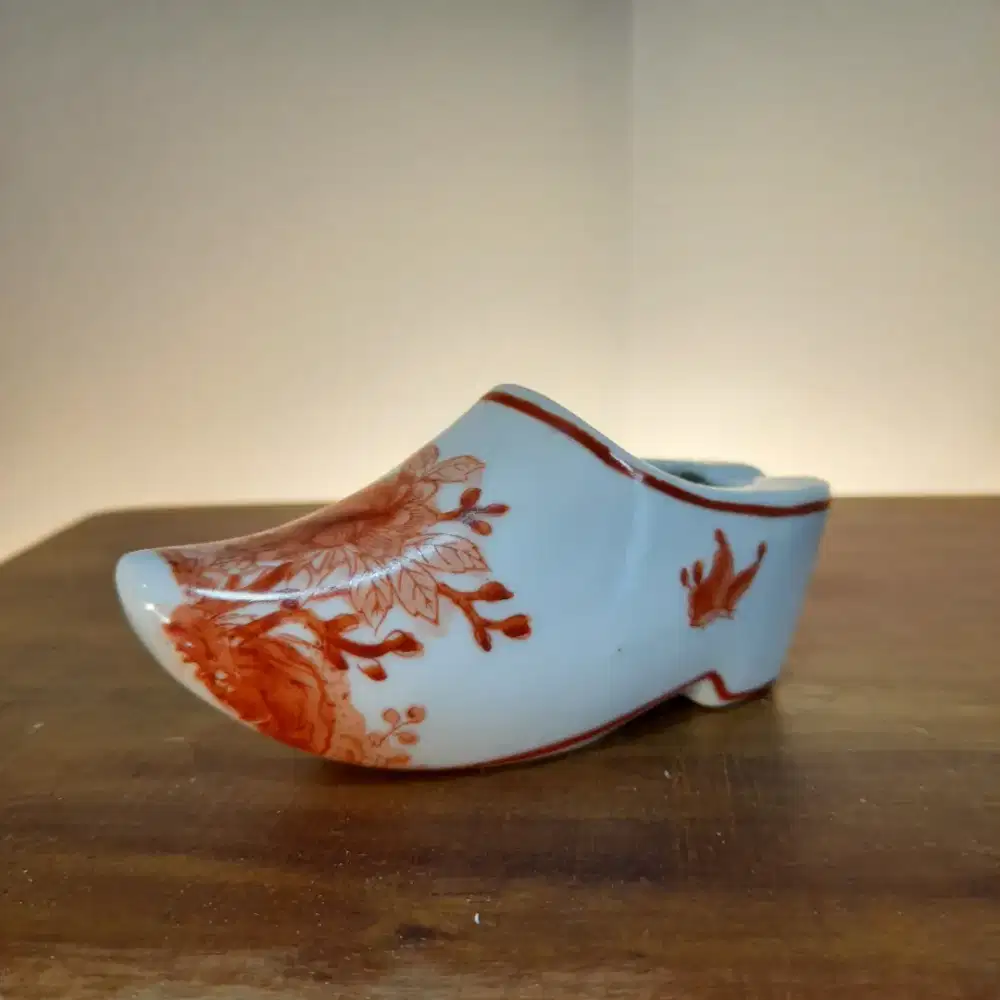 Patung Sepatu Antik Jadul Keramik Mini Bahan Guci Motif Lukisan Jadul