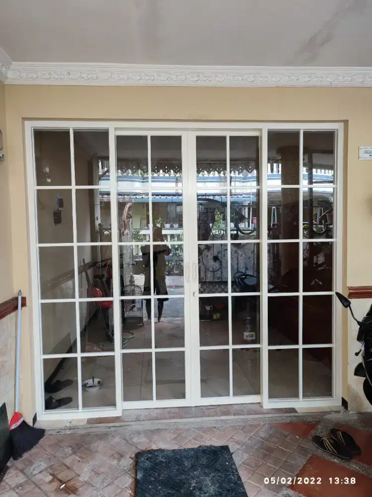 Kusen aluminium pintu jendela dan kaca