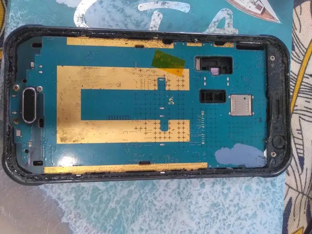 BLHP04 Samsung Galaxy J-serie, hidup dengan minus