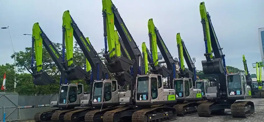 Terlaris ! Excavator ZOOMLION ZE215 Setara PC200