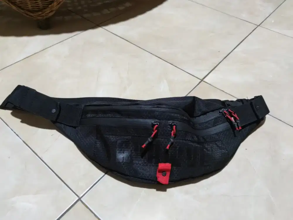 Tas Aras waist bag waterproof