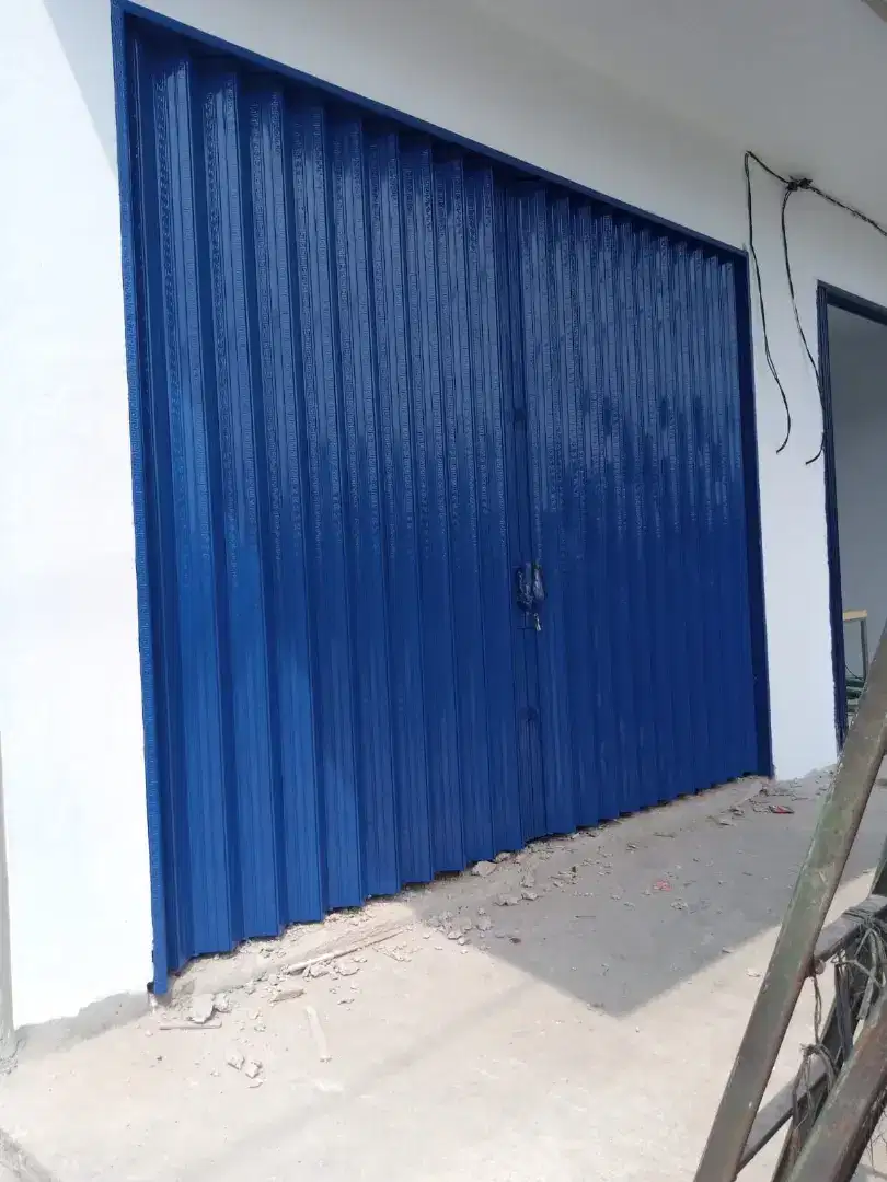 Roling door folding gate