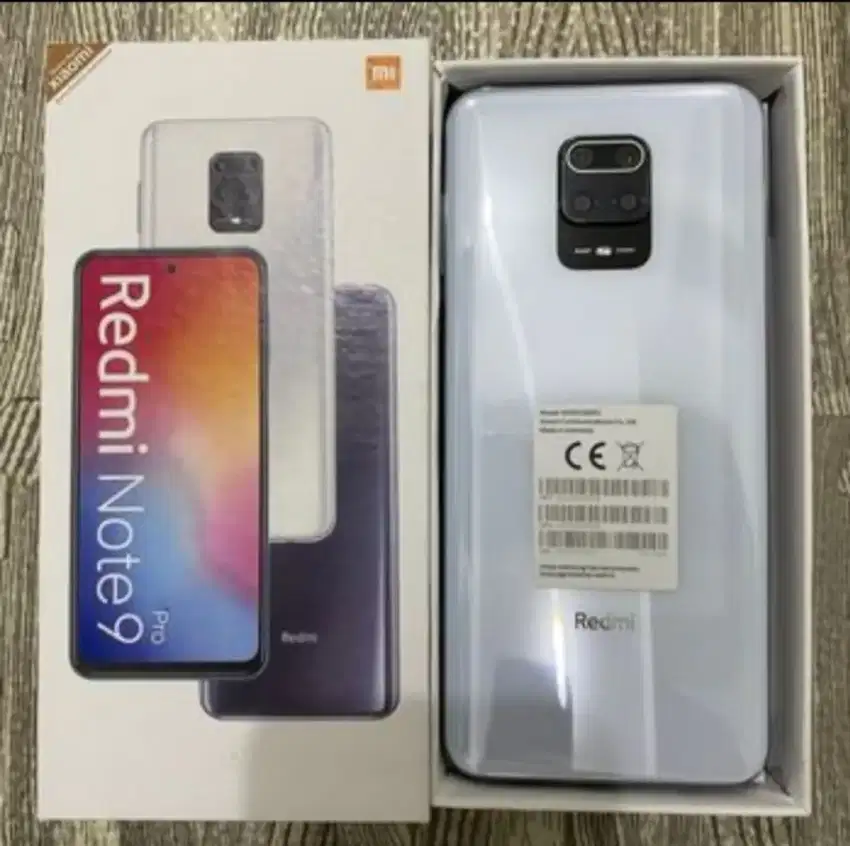 Redmi note 9 pro
Memori 64/6Gb
Fulset 
Tidak ada minus