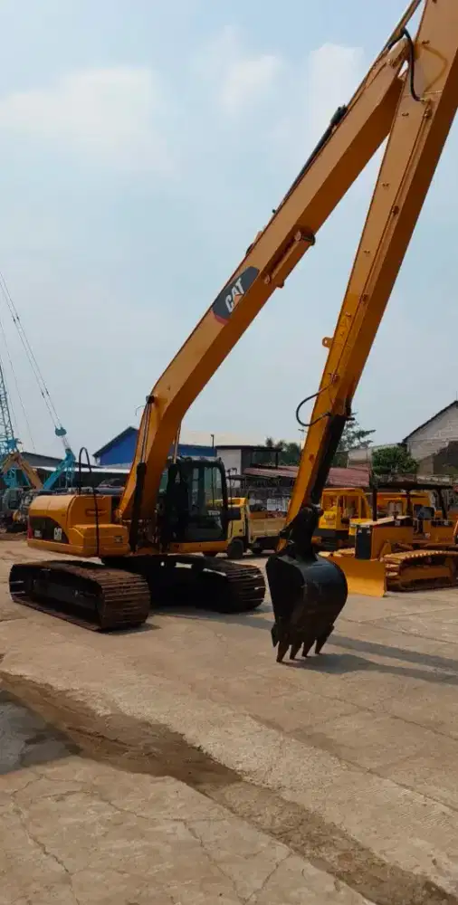 Excavator Long Arm Caterpillar 320D Tahun 2011