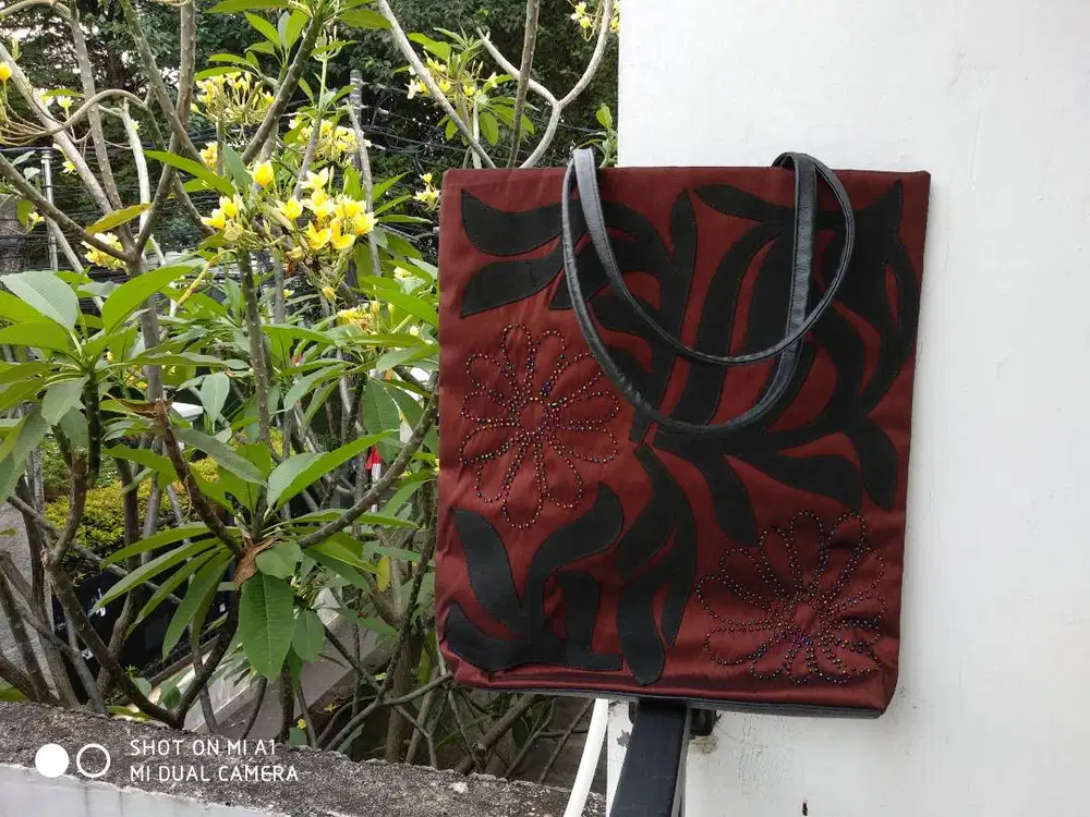 Tas Vietnam Merah Maroon