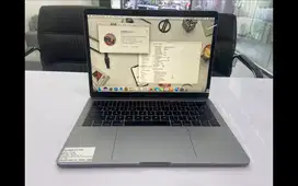 MACBOOK PRO 2017 RAM 8/128 GB