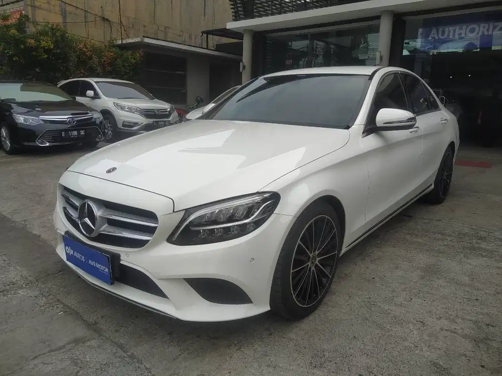Mercedes Benz C200 1.5 W205 AT 2019 Putih #AVS Mobil