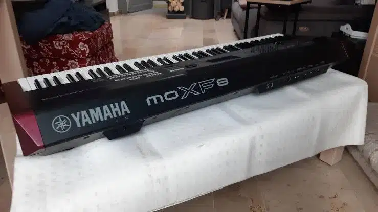 PIANO YAMAHA MOXF 8 workstation (YAMAHA DIGITAL PIANO /KEYBOARD)