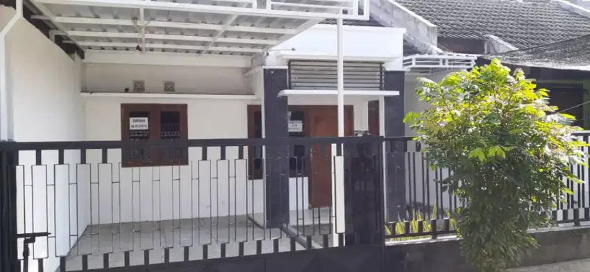 Dijual rumah yang nyaman di pamenang perumahan Sukorejo permai kediri