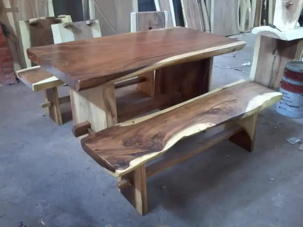 Meja Makan Trembesi Utuh 200 cm