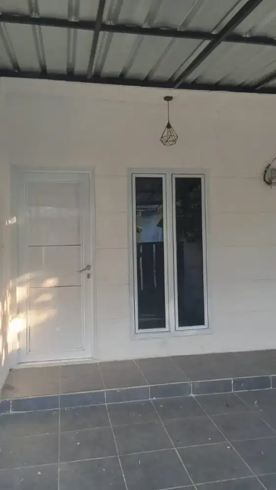 Kontrakan tahunan nyaman, bersih model kekinian