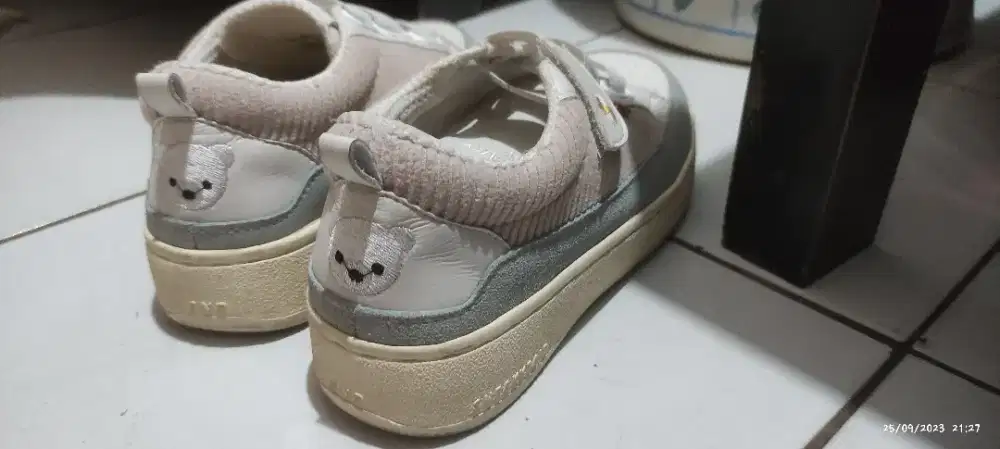 Sepatu cewek asik