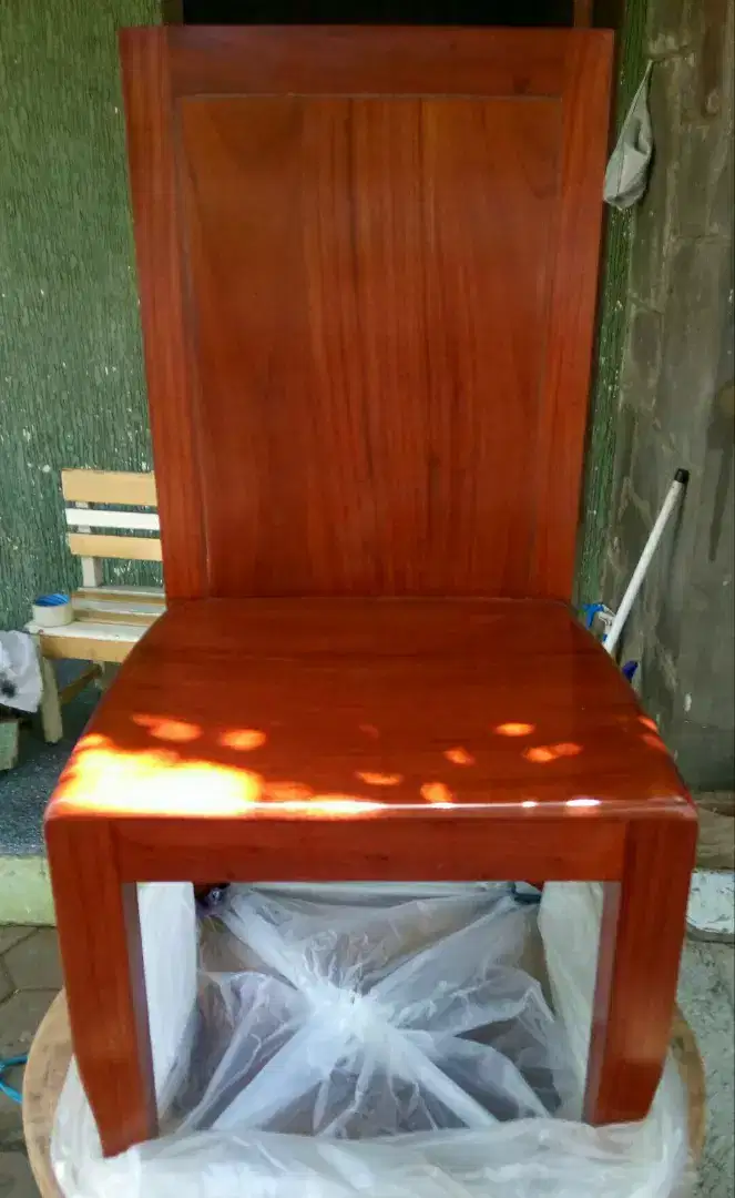 Kursi meja makan