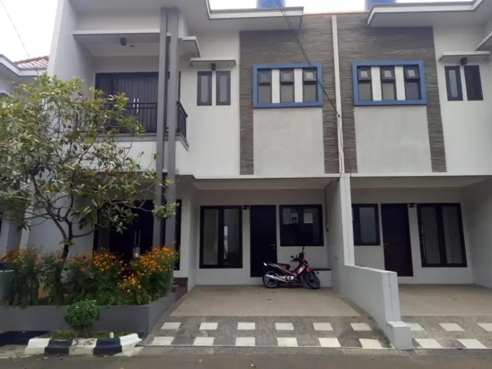 Perumahan exlusive siap huni dipinggir JL raya jatimakmur depan tiptop