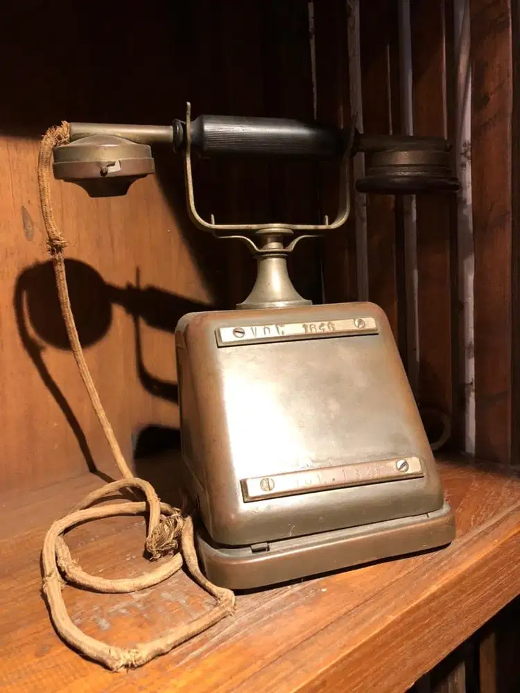 Telpon Antik VOC 1646 Mulus