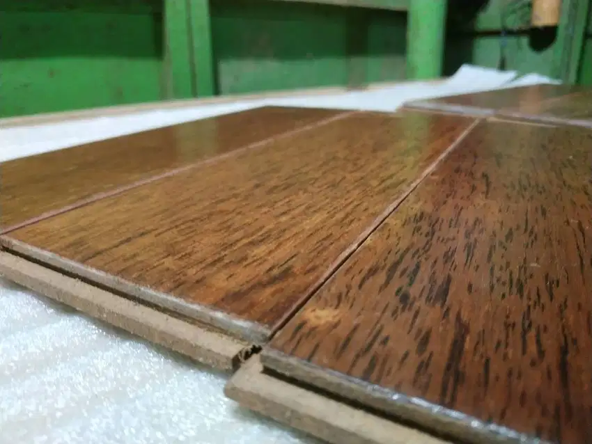 Lantai Parket UV Coating Bisa Pasang Sendiri