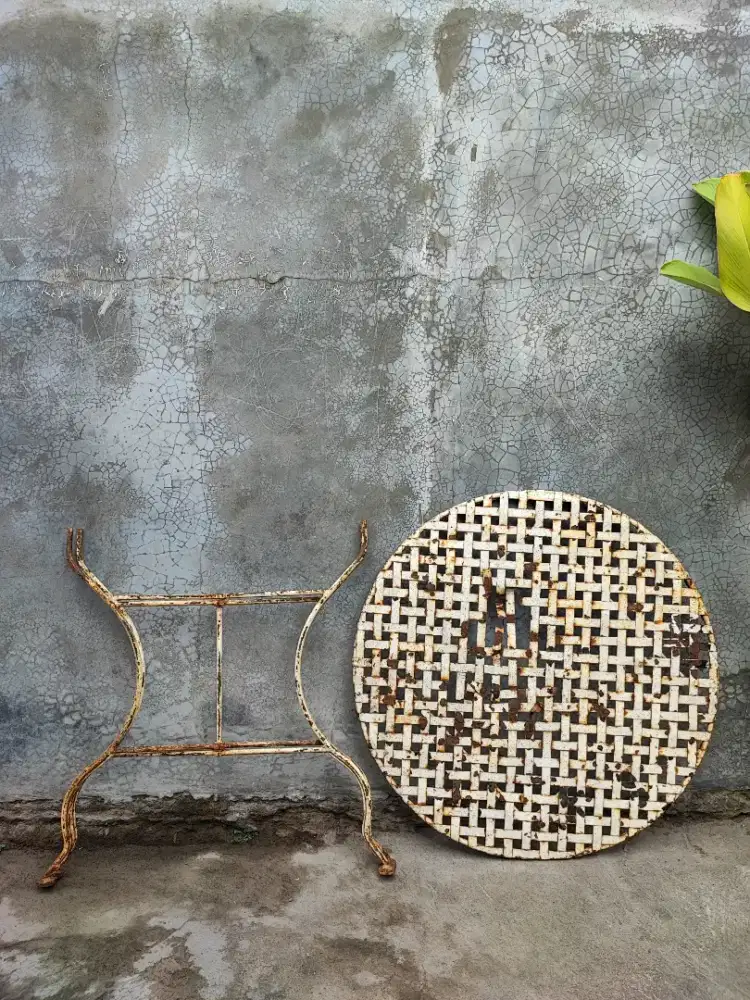 Meja Besi Lipat Outdoor Antik Anyaman Besi