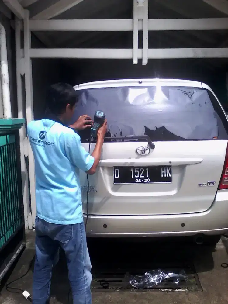 Kaca film hitam silver ktt hijau