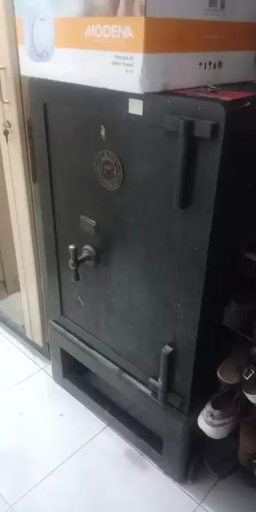 Brankas antik tahan api Free ongkir