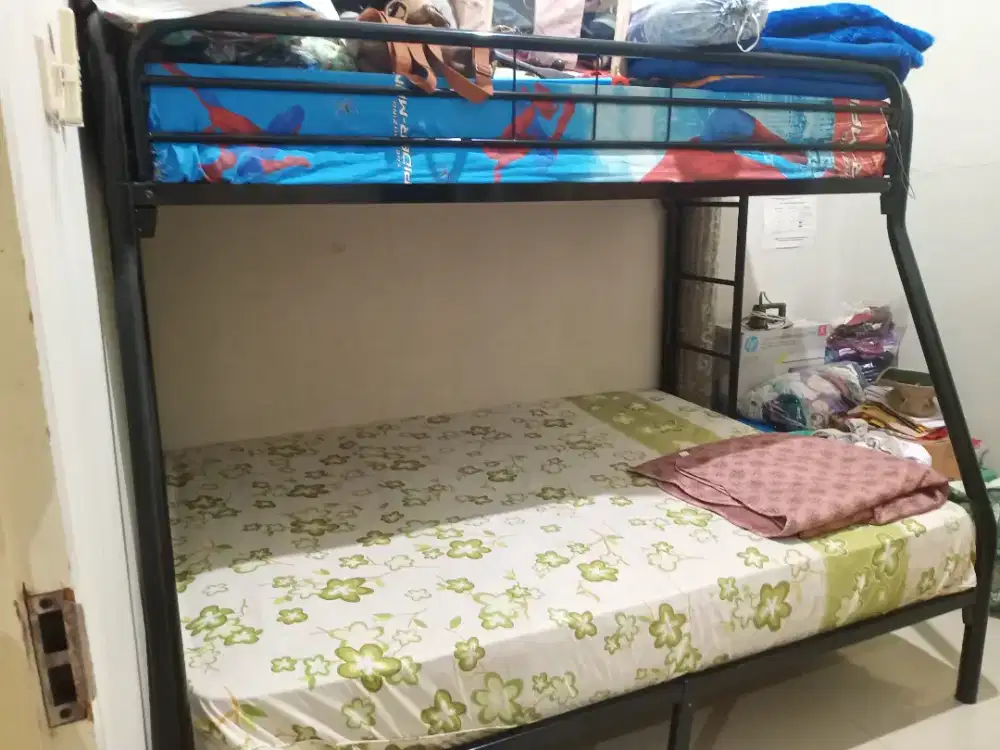 Ranjang Besi Tingkat + kasur
