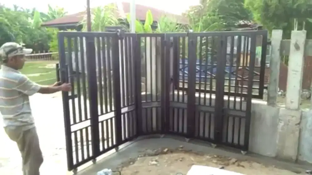 Pagar rel lengkung baru untuk mengatasi lahan sempit