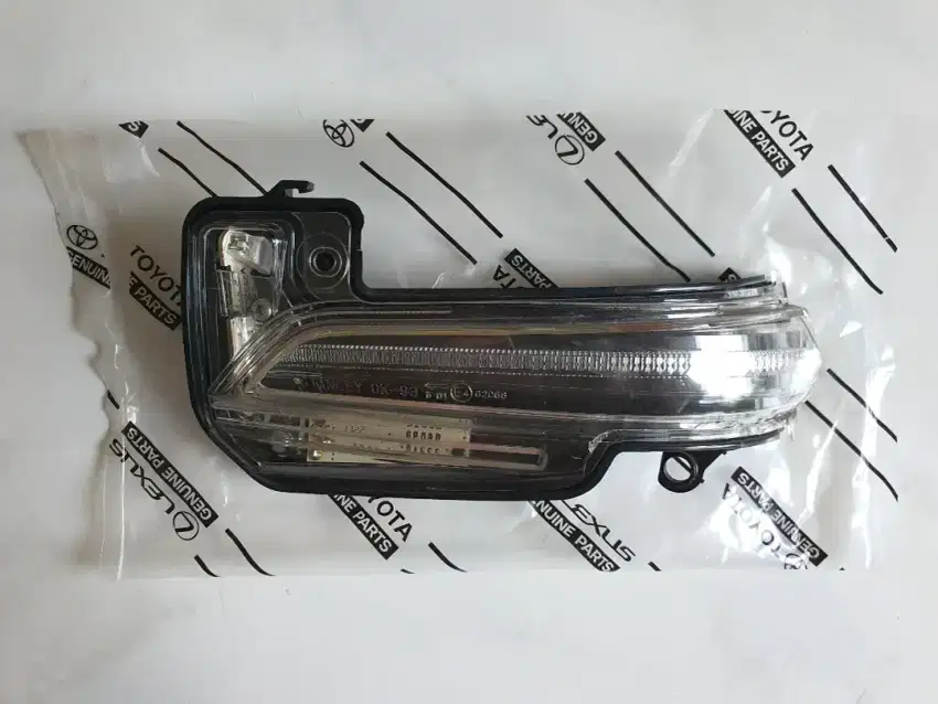 Lampu Sein Kiri Innova Reborn ORIGINAL 100% OEM !