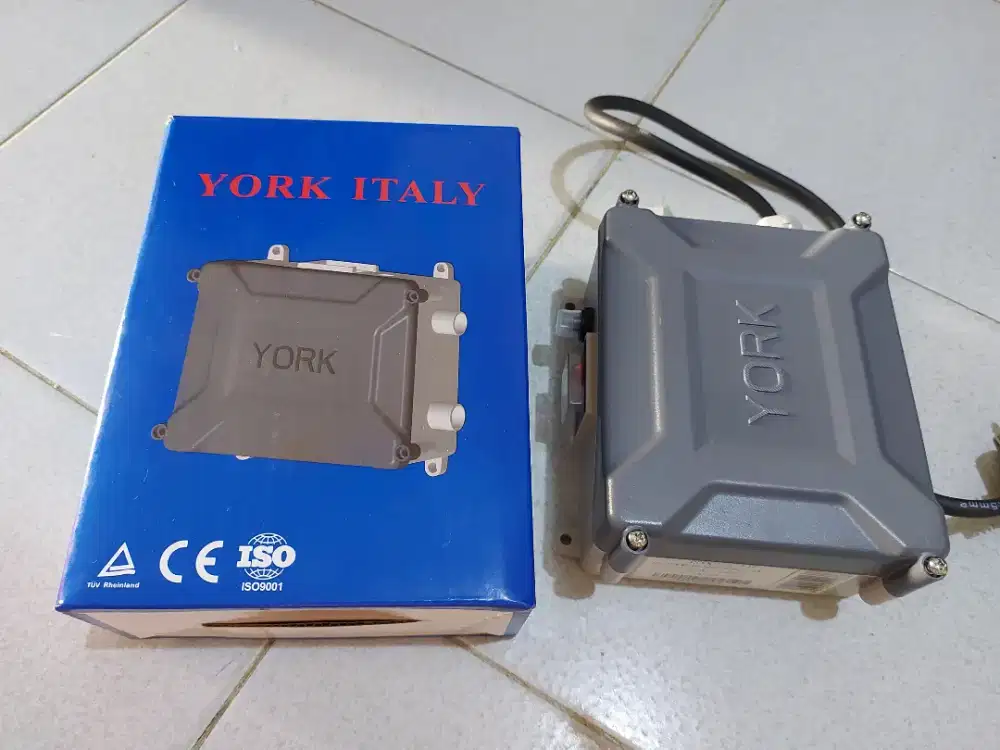 Control box merk york masih baru