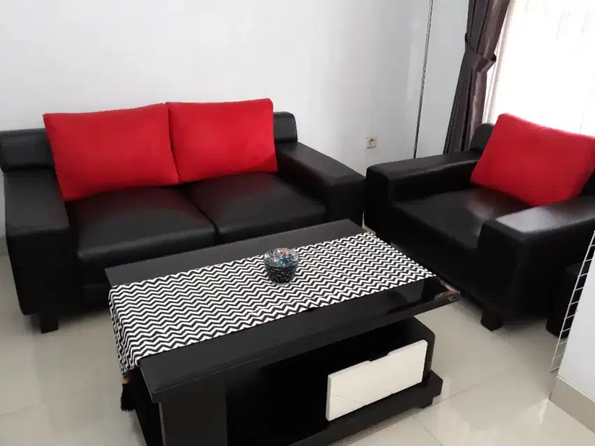 Sofa Set dan Meja Ruang Tamu