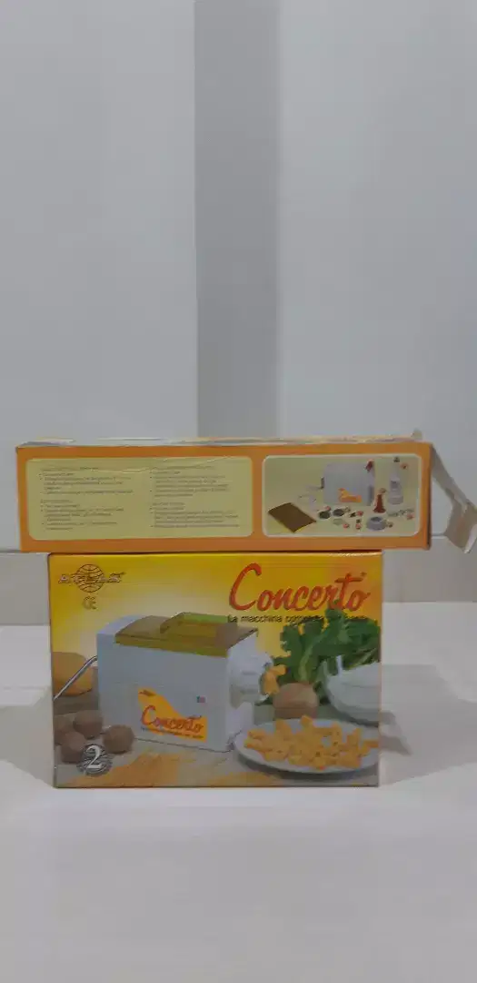 Mesin Pengiling Daging dan Pencetak Kue